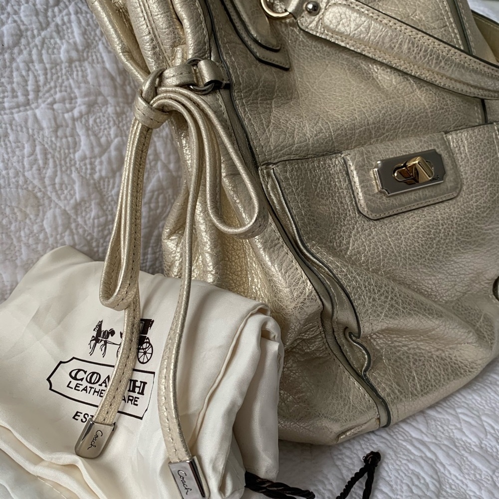 Coach purse - Picture 3 of 7